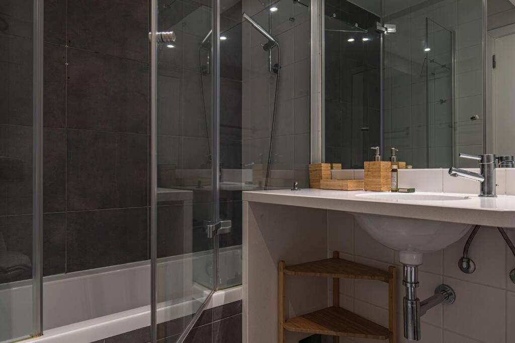 Downtown 2-bedroom W/terrace * Lisboa